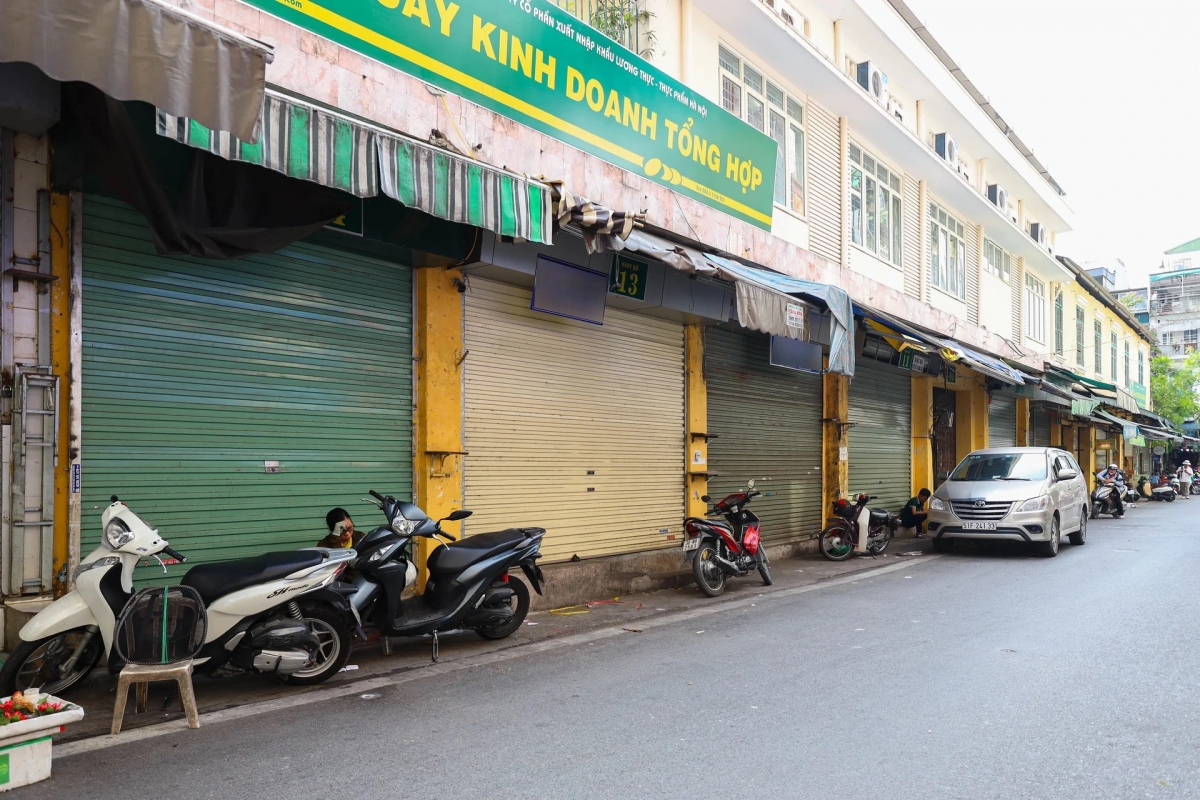 Nhiều gian hàng trên phố cổ Hà Nội đồng loạt đóng cửa. (Ảnh: VTC News)