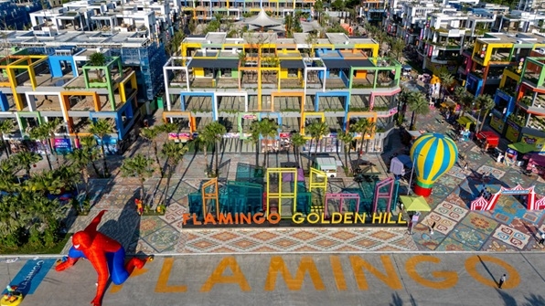 Khu đô thị Flamingo Golden Hill sở hữu vị trí chiến lược, đối diện quần thể du lịch Tam Chúc và sát quốc lộ 21A