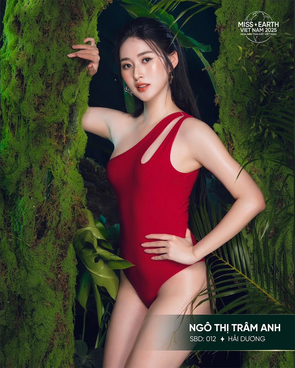 Các thí sinh ghi điểm với kỹ năng tạo dáng chuyên nghiệp và đường cong cơ thể hút mắt trong các bộ bikini hiện đại có thiết kế cắt xẻ táo bạo.