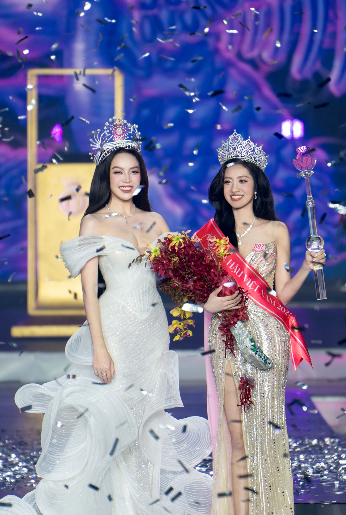 Hoa hậu Huỳnh Thị Thanh Thủy trao vương miện cho Tân Hoa hậu Việt Nam 2024 Hà Trúc Linh (Ảnh: BTC)