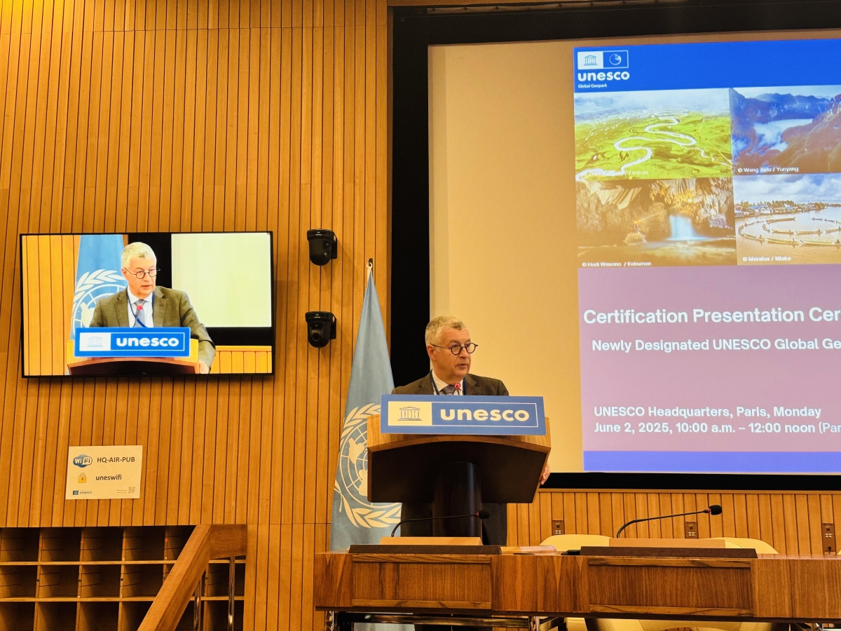 Ông Antonio De Sousa Abreu, Giám đốc bộ phận Khoa học Sinh thái và Trái đất phát biểu tại sự kiện. (Ảnh: Anh Tuấn/VOV-Paris)