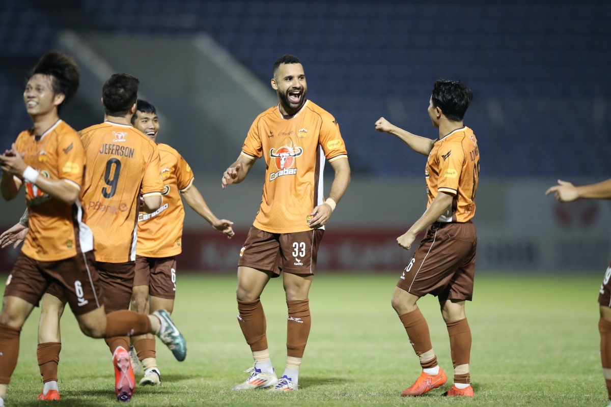 Trung vệ Jairo đóng góp lớn cho HAGL. (Ảnh: VPF). 