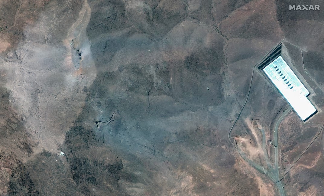 Cận cảnh cơ sở Fordow sau khi bị Mỹ tấn công. Ảnh: MAXAR TECHNOLOGIES