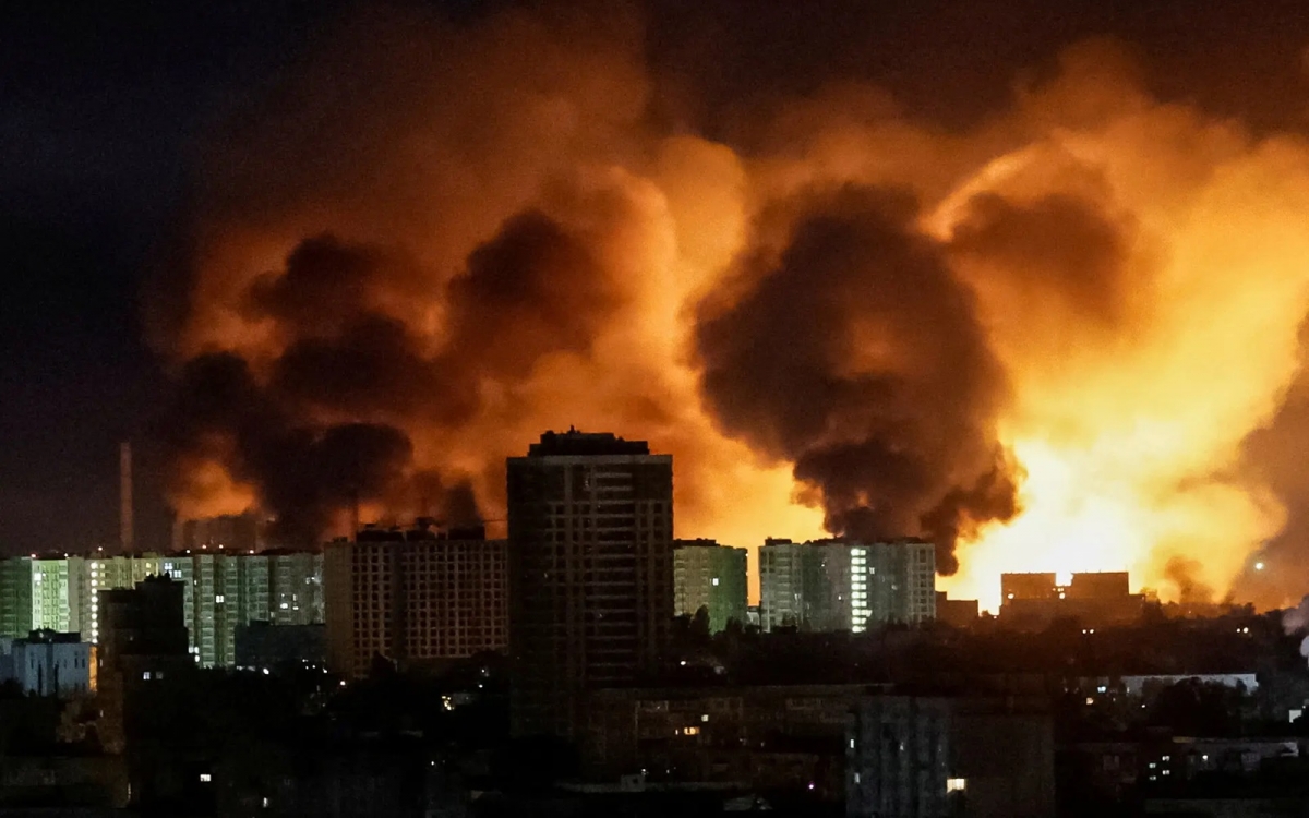 Một vụ tập kích của Nga vào Kiev. Ảnh: Reuters.