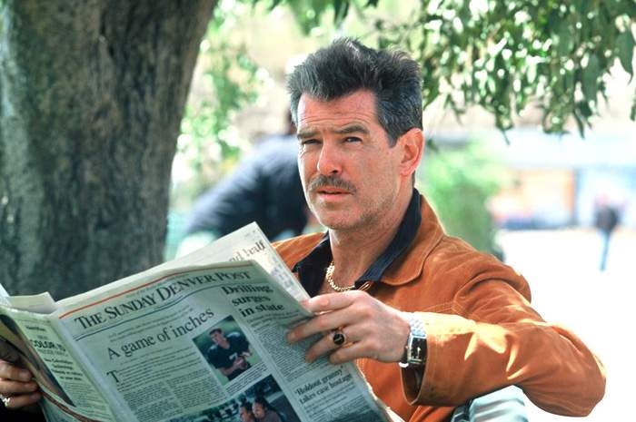Pierce Brosnan vào vai một sát thủ lập dị trong phim “The Matador”