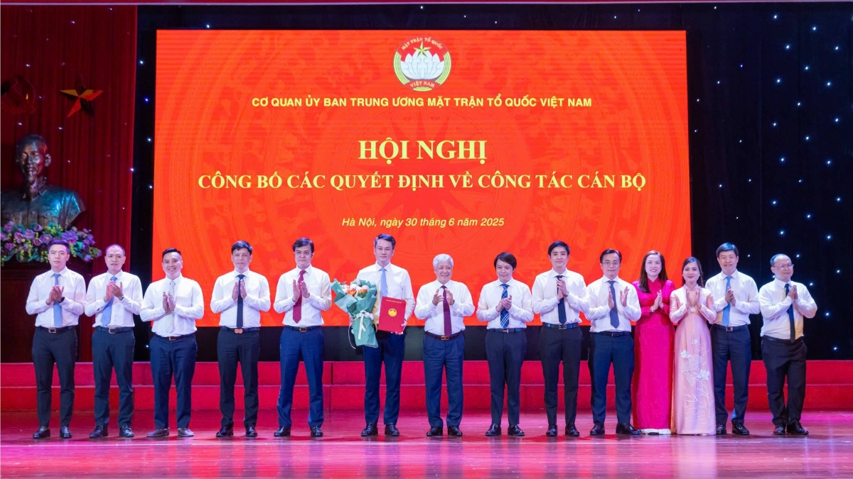 Hội nghị công bố các quyết định về công tác cán bộ của Ban Thường trực Ủy ban Trung ương Mặt trận Tổ quốc Việt Nam được tổ chức vào chiều 30/6