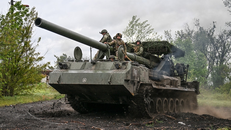 Nga và Ukraine tìm cách tấn công huyết mạch hậu cần của nhau. Ảnh: Sputnik