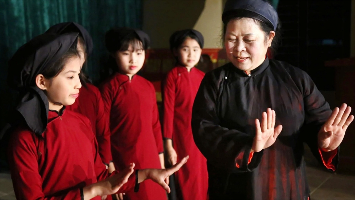 Nghệ nhân là những ''báu vật nhân văn sống'', quan tâm đến nghệ nhân chính là cách để bảo tồn và phát huy giá trị di sản văn hóa phi vật thể (Ảnh minh họa - Phụ nữ Việt Nam)