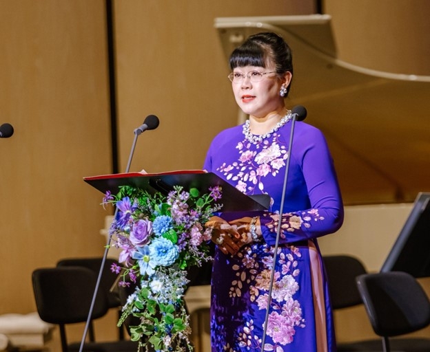 Chủ tịch HĐQT ROX Group phát biểu truyền cảm hứng tại đêm Gala