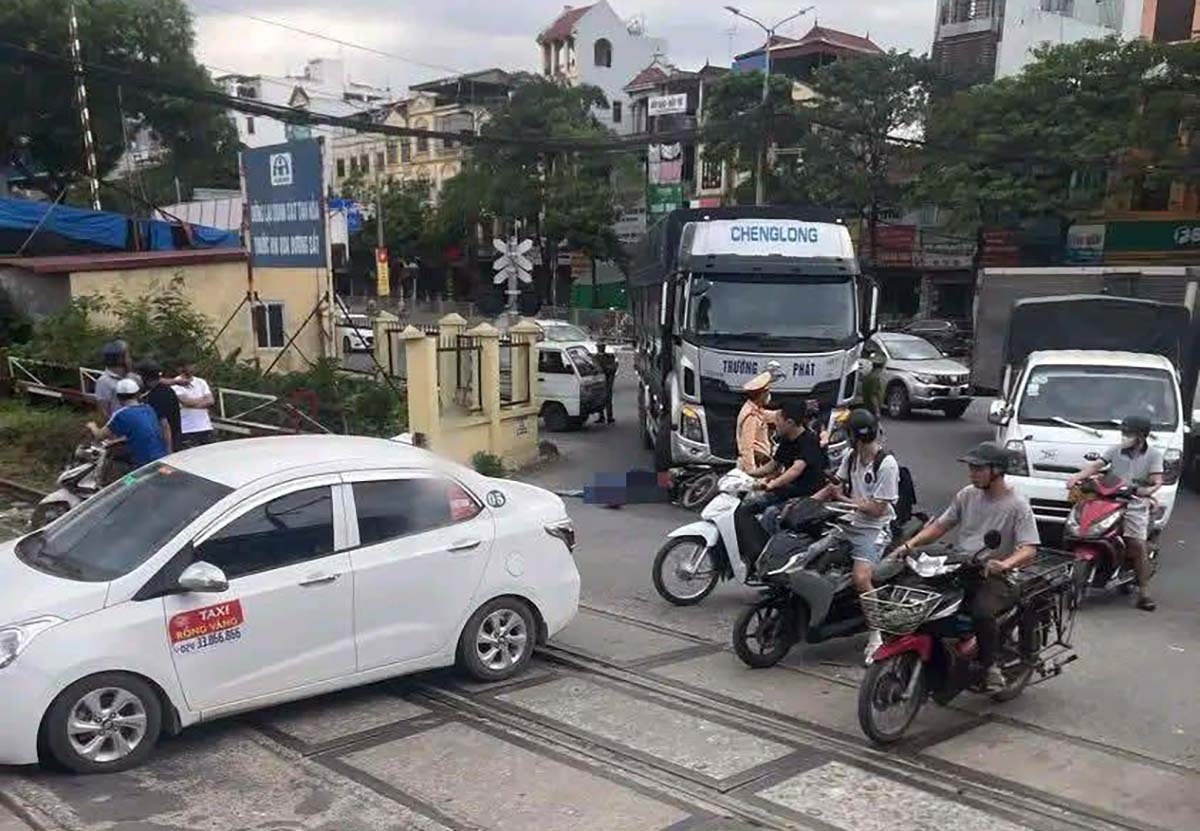 Vụ việc khiến giao thông giờ cao điểm sáng bị ảnh hưởng không nhỏ