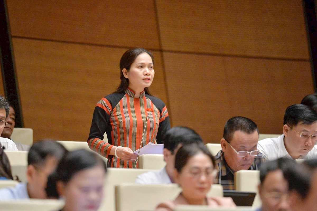 Đại biểu Siu Hương (đoàn Gia Lai).