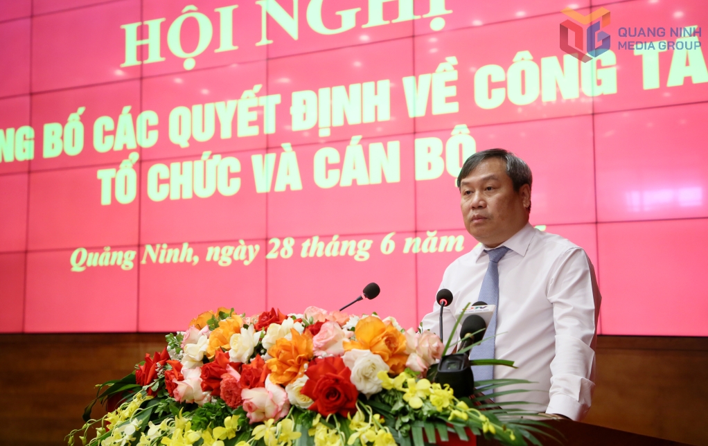 Ông Vũ Đại Thắng, Ủy viên Trung ương Đảng, Bí thư Tỉnh ủy, Trưởng Đoàn ĐBQH tỉnh, phát biểu chỉ đạo tại hội nghị. (Ảnh: Báo Quảng Ninh)