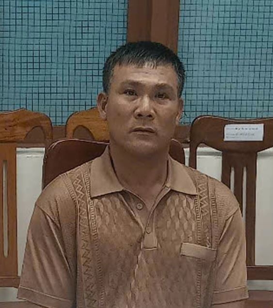 Ông Phạm Ngọc Cường, người lái xe bán tải phóng trên bãi biển Tuy Hòa vào ngày Tết Đoan ngọ, tại cơ quan điều tra. Ảnh: S.VĂN