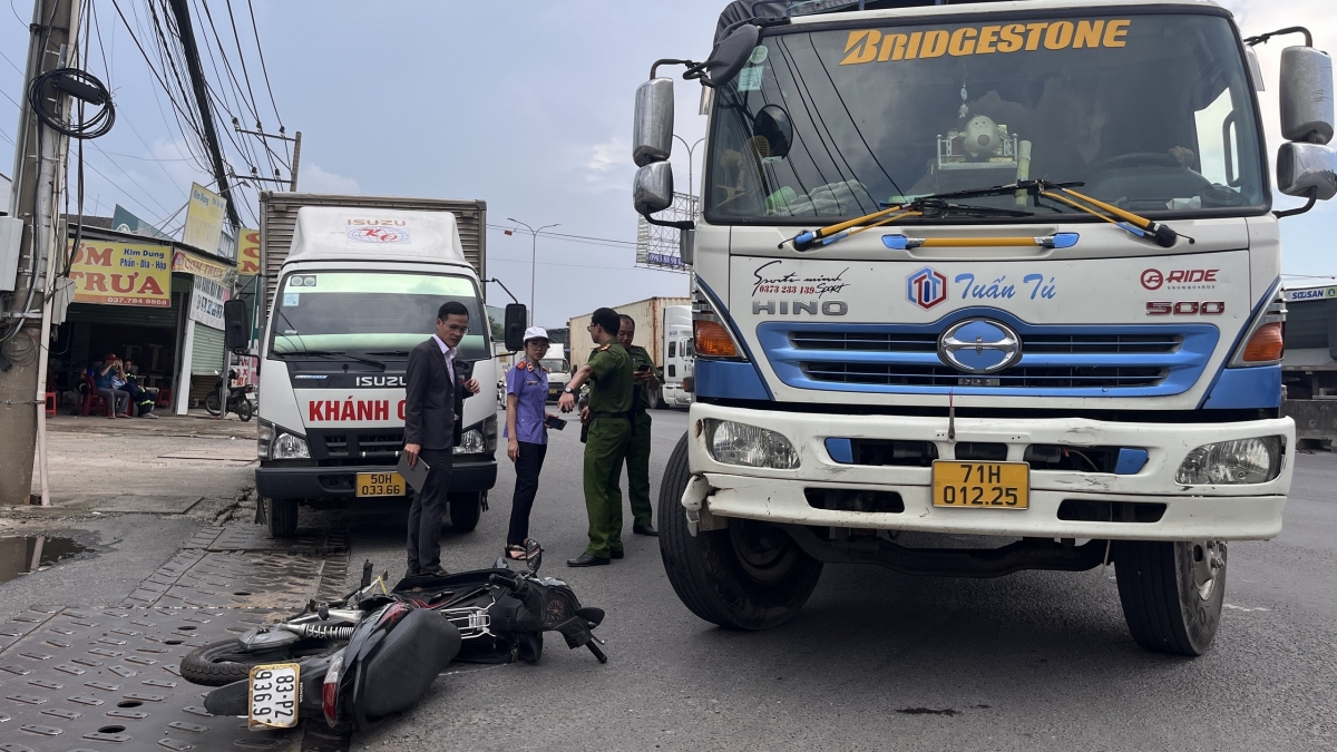 Cơ quan chức năng dựng lại hiện trường vụ việc (Ảnh: CTV)