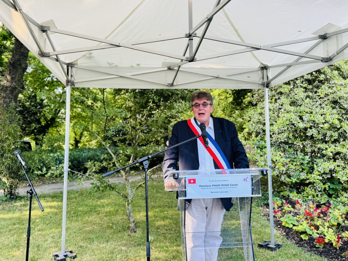 Phó Thị trưởng Thành Phố Montreuil Philippe Lamarche bày tỏ sự vui mừng khi thấy quan hệ Việt Nam - Pháp ngày càng phát triển, nâng cấp lên Quan hệ Đối tác chiến lược toàn diện vào tháng 10/2024.