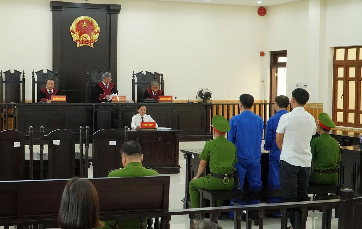 Các bị cáo tại phiên toà phúc thẩm