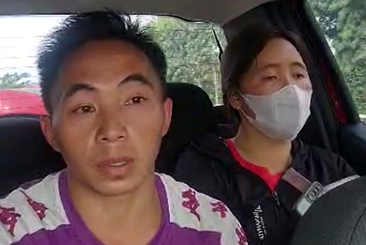 Hai người được anh Trường cho đi nhờ xe và đang kể lại diễn biến câu chuyện