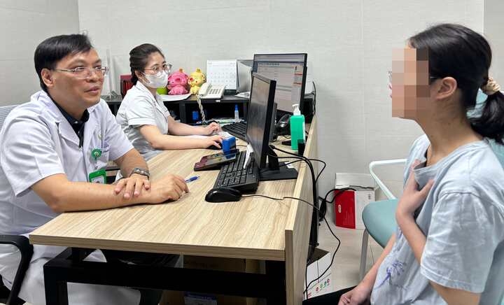 Nữ sinh đến khám lại trong tình trạng sức khỏe ổn định, hồi phục tốt. (Ảnh: BVCC)