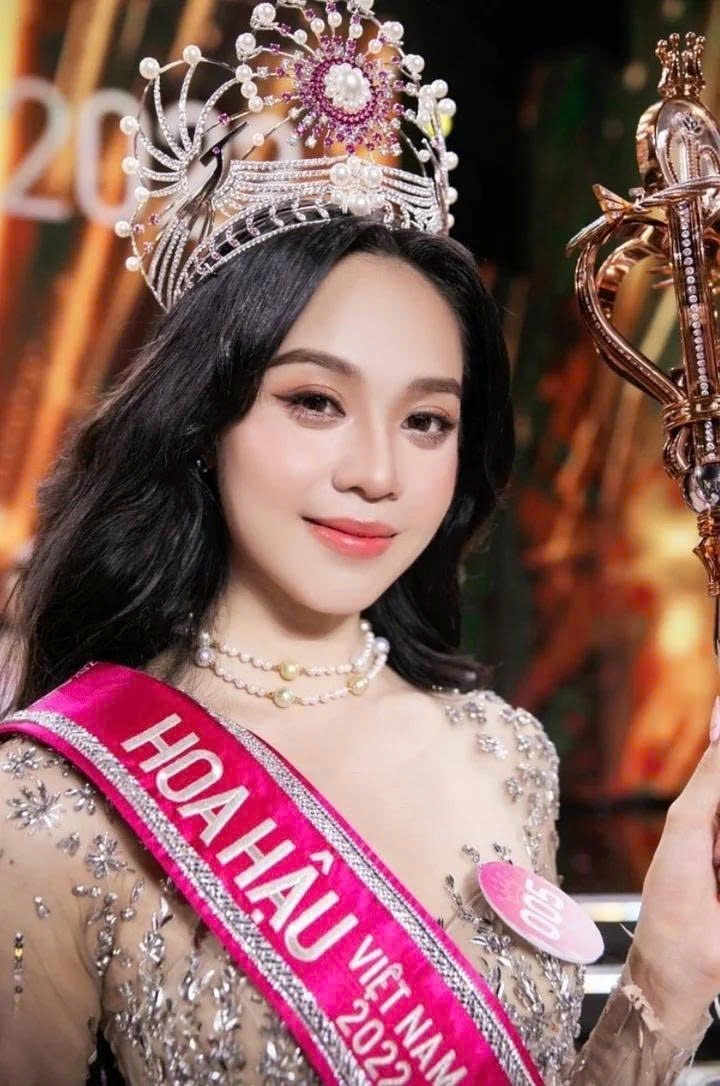 Huỳnh Thị Thanh Thủy khi đăng quang Hoa hậu Việt Nam 2022. (Ảnh: FBNV)