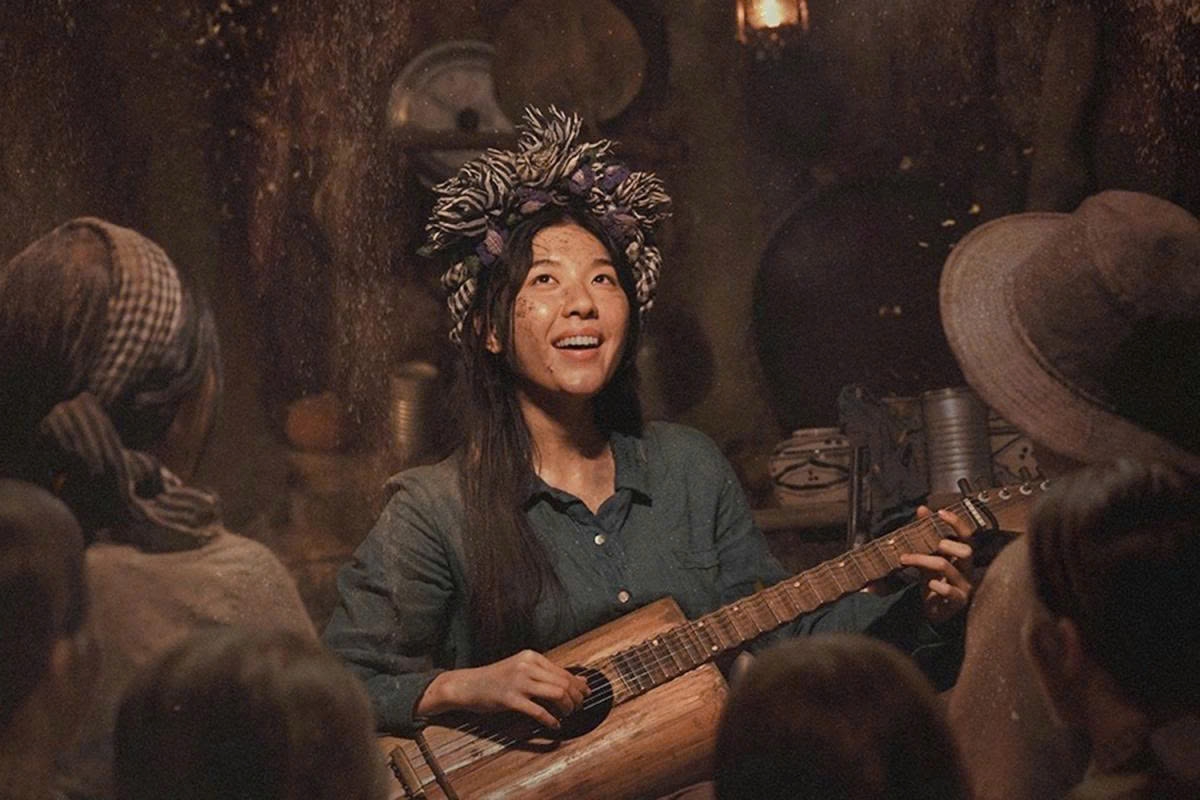 Tháng 4/2025, Lamoon vào vai Út Khờ - chiến sĩ trong phim "Địa đạo: Mặt trời trong bóng tối". Cô hóa thân thành nữ chiến sĩ hết lòng vì đồng đội trong nhóm du kích 21 người. "Địa đạo" đánh dấu lần đầu đóng phim điện ảnh của Lamoon.