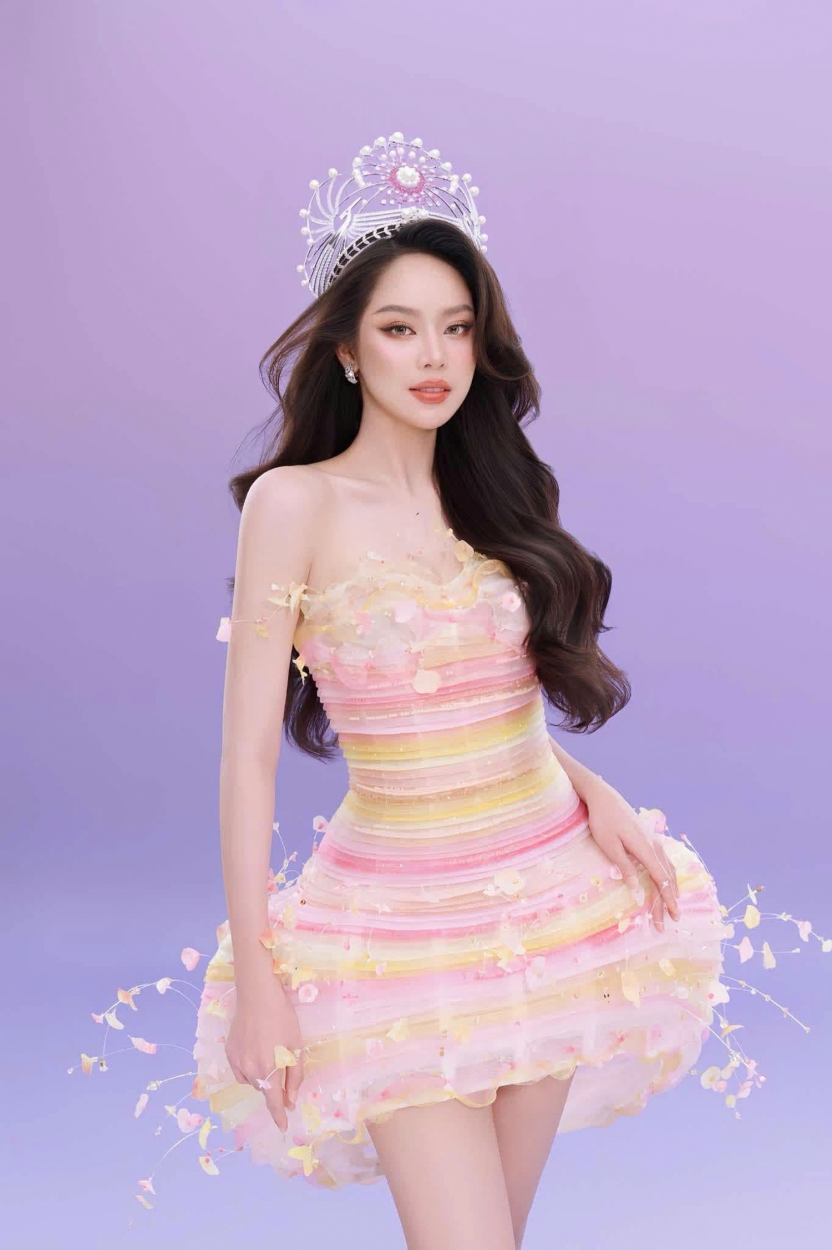 Từ đó, Thanh Thủy vụt sáng. Cô xuất hiện liên tục trên các sàn diễn thời trang, góp mặt trong các MV đình đám của Soobin, Đức Phúc, và thực hiện các chuyến công tác quốc tế dày đặc. Không những thế, cô còn lọt top 10 Timeless Beauty 2024 do chuyên trang sắc đẹp Missosology bình chọn - một danh hiệu biểu tượng cho vẻ đẹp vượt thời gian.