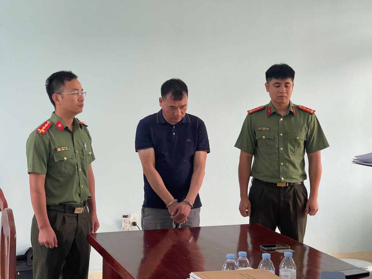 Cơ quan An ninh điều tra thi hành lệnh bắt và khám xét đối với bị can Phùng Ngọc Phương