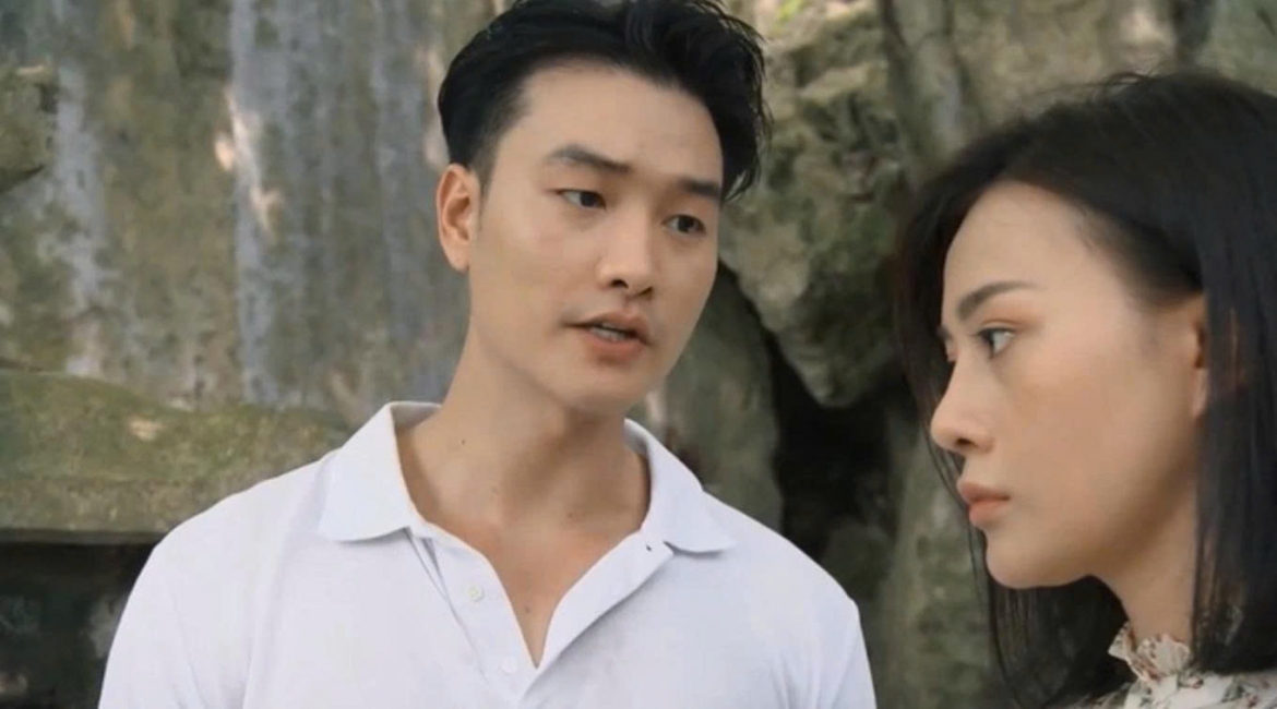 Sau bộ phim "Quỳnh búp bê", Trọng Lân tiếp tục gắn liền với vai phản diện. Trong "Cô gái nhà người ta", nam diễn viên đảm nhận vai Cường, con trai ông chủ xưởng dệt giàu có của làng. Anh ta một mặt theo đuổi cô giáo Uyên, mặt khác lại vẫn tán tỉnh Đào, em gái của Uyên. Cường khiến khán giả ghét cay ghét đắng vì sự bất tài, bỉ ổi và hám gái.