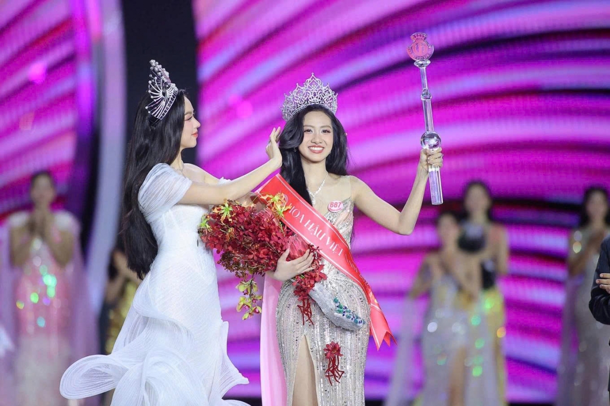 Hà Trúc Linh đăng quang Hoa hậu Việt Nam 2024 vào tối 27/6. Trúc Linh hiện là sinh viên Đại học Tài chính – Marketing TP HCM. Cô cao 1,72 m, nặng 54 kg, số đo ba vòng 80-59-95 cm, sở hữu gương mặt khả ái, vóc dáng cân đối.  Từ những vòng thi đầu tiên, Trúc Linh đã gây ấn tượng với phong thái tự tin và kỹ năng trình diễn tốt, từng bước chinh phục Ban giám khảo và khán giả để bước lên ngôi vị cao nhất. 