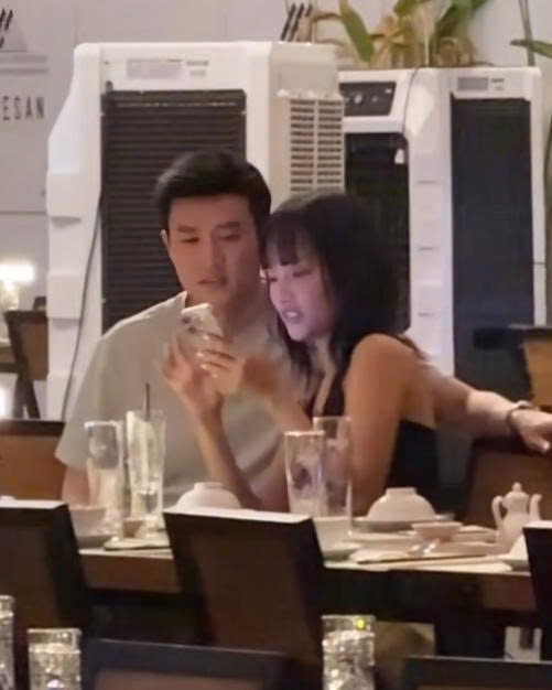 Quốc Trường và Phương Thanh được bắt gặp ngồi cạnh nhau trong quán ăn. (Ảnh: MXH)