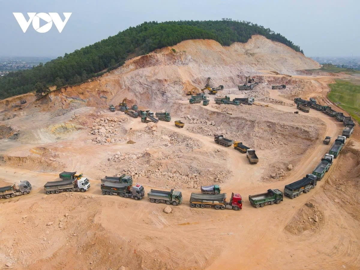 Điểm mỏ sân golf Việt Yên (trước đó ghi nhận)