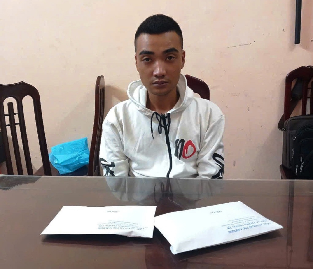 Đối tượng Nguyễn Văn Duy tại cơ quan công an