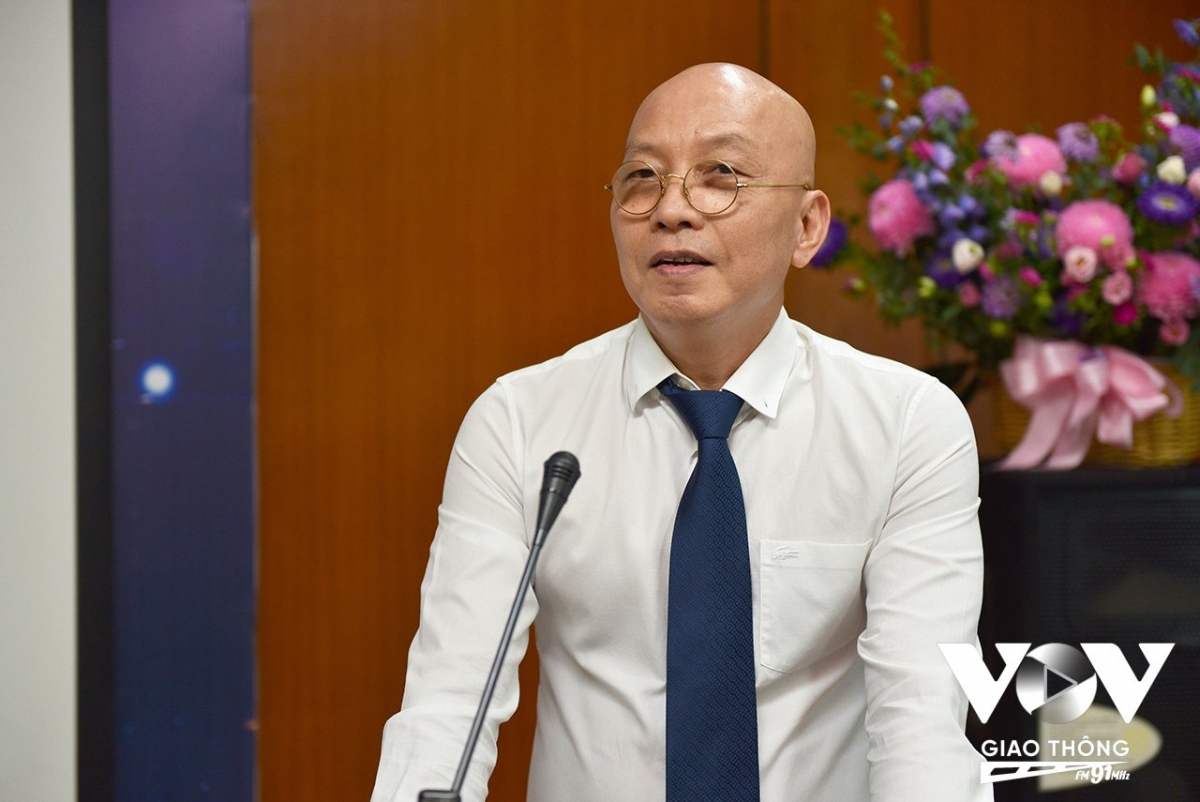 Ông Trang Công Tiến, Trưởng Ban VOV Giao thông Quốc gia phát biểu tại Lễ ký kết hợp tác với Cục Chính trị Hải quân