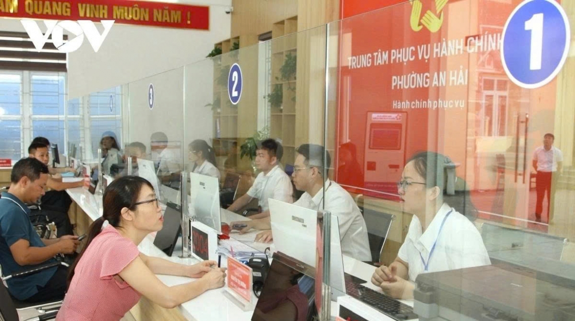 Biên chế và năng lực cán bộ cấp xã là vấn đề được nhiều ý kiến đề nghị quan tâm xử lý để vận hành chính quyền địa phương 2 cấp hiệu quả hơn