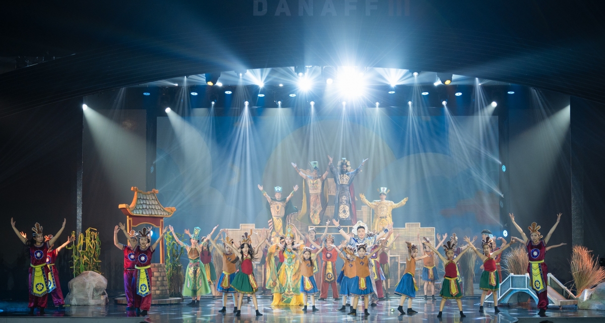 Vở nhạc kịch “The Enchanted Crossbow” tại DANAFF III (2/7/2025) là minh chứng sống động cho triết lý giáo dục khai phóng của Victoria School.