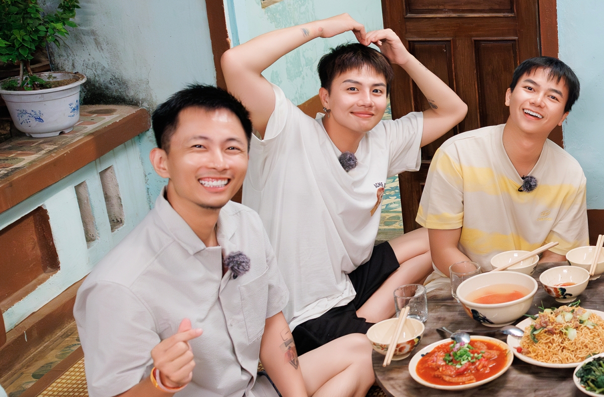 Từ trái qua: Rhymastic, Duy Khánh, Bùi Công Nam