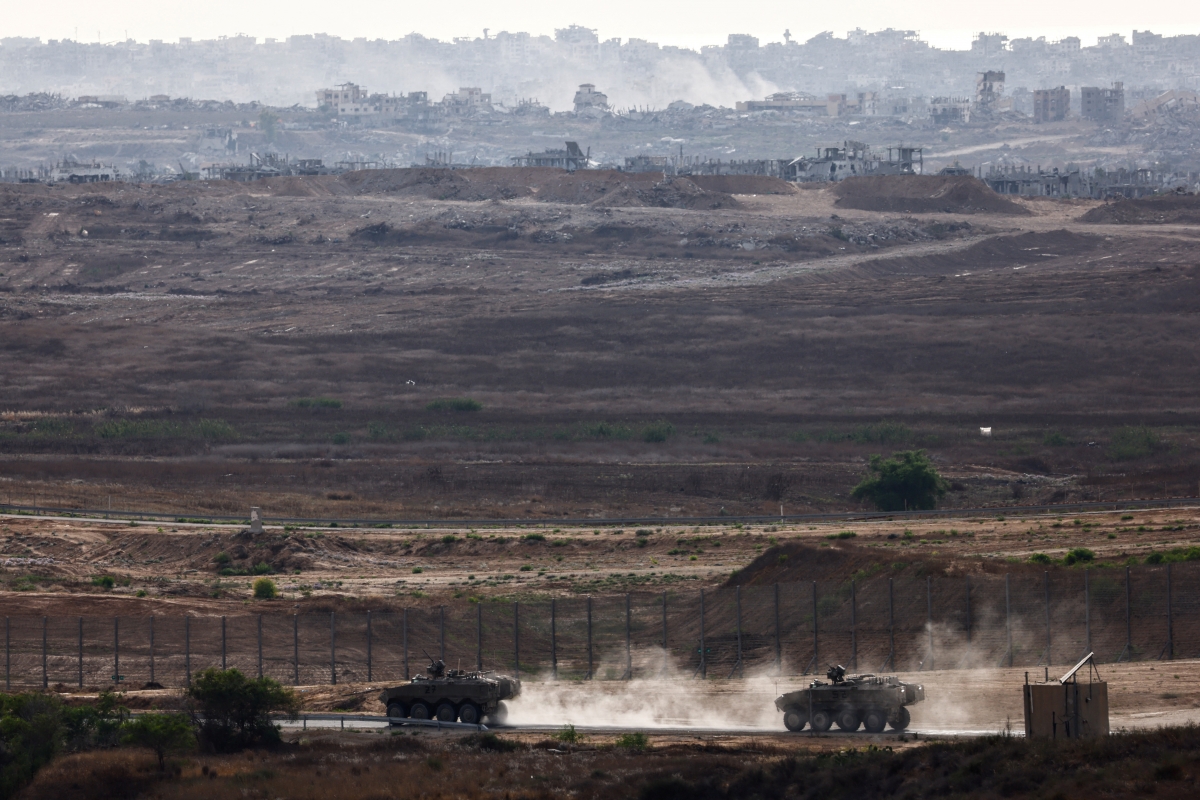 Xe quân sự của Israel. Ảnh: Reuters