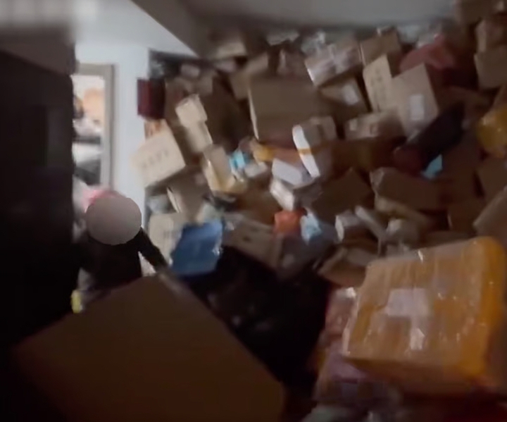 Việc tiêu tiền theo cách này khiến bà thấy phấn khích. (Ảnh: Douyin)