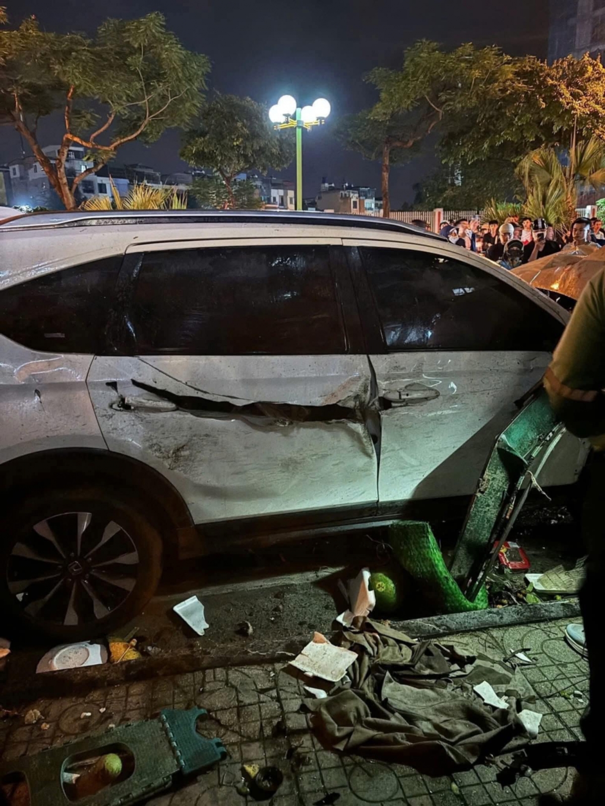 Chiếc xe hư hỏng sau đâm va