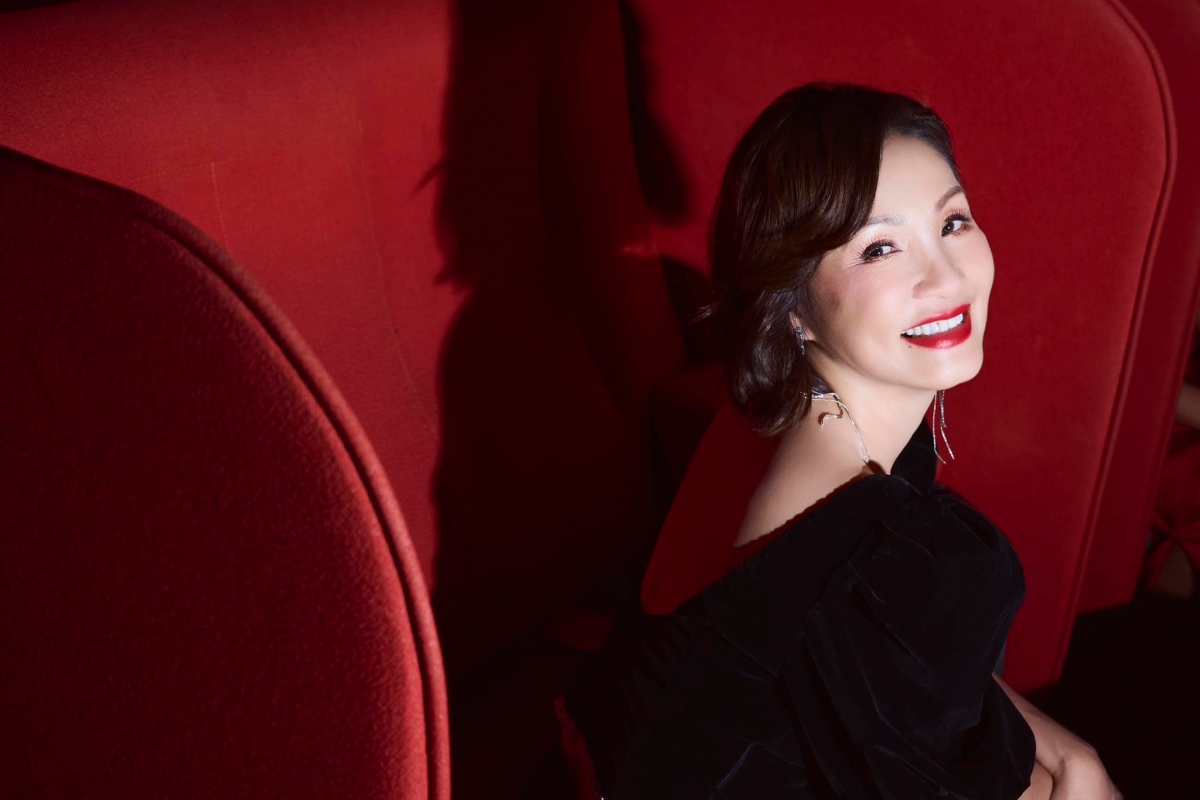 Hồng Đào cho biết chị từng gặp sự cố nghiêm trọng về sức khỏe, phải phẫu thuật và nghỉ đóng phim, diễn kịch một thời gian. Sau khi hồi phục, nghệ sĩ trở lại làng giải trí, góp mặt ở nhiều dự án. Ở tuổi ngoài 60, Hồng Đào vẫn duy trì nhịp sống năng động với lịch trình dày đặc, từ các dự án phim ảnh, sân khấu đến làm gương mặt đại diện cho nhiều thương hiệu. 