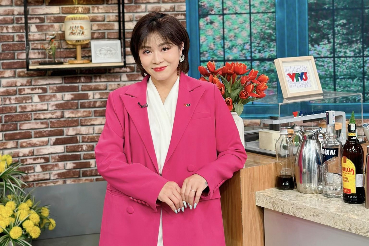 Đây là lần đầu tiên MC Hoàng Linh chính thức lên tiếng sau thời gian dài giữ im lặng trước ồn ào quảng cáo sữa giả. Ảnh: FBNV