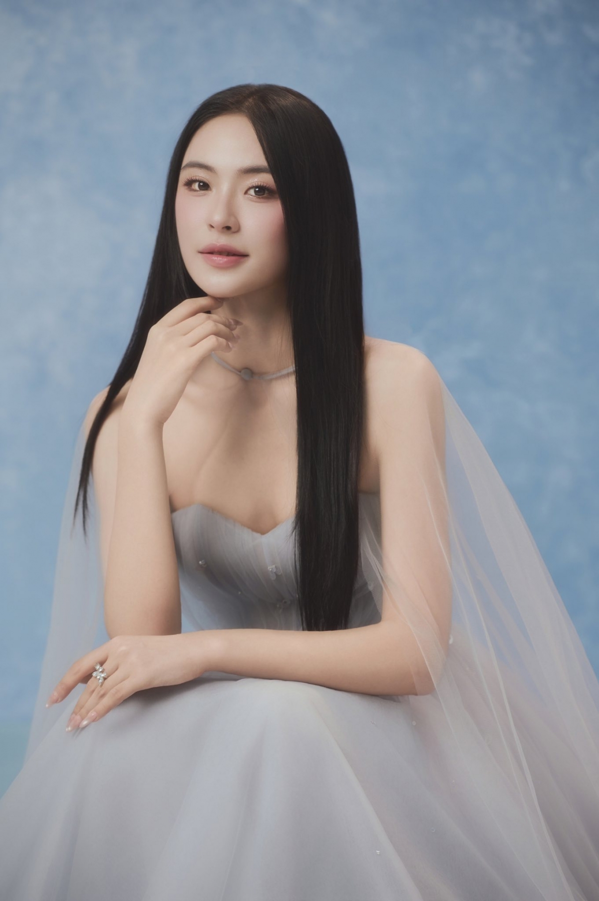 Trước khi đến với Hoa hậu Việt Nam 2024, Vân Nhi có kinh nghiệm làm mẫu ảnh, tham gia biểu diễn ở một số chương trình thời trang.