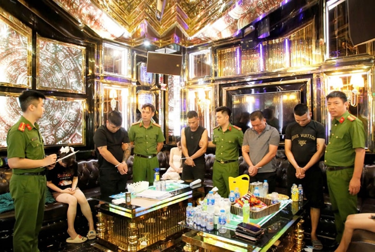 Lực lượng chức năng phát hiện, bắt quả tang 51 thanh niên nam, nữ có hành vi tàng trữ, sử dụng trái phép chất ma túy.