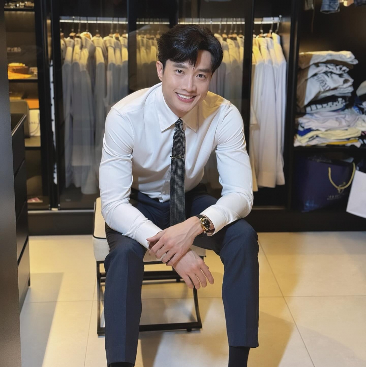 Quốc Trường mới đây đã lên tiếng khẳng định bản thân vẫn đang độc thân, chưa có người yêu.