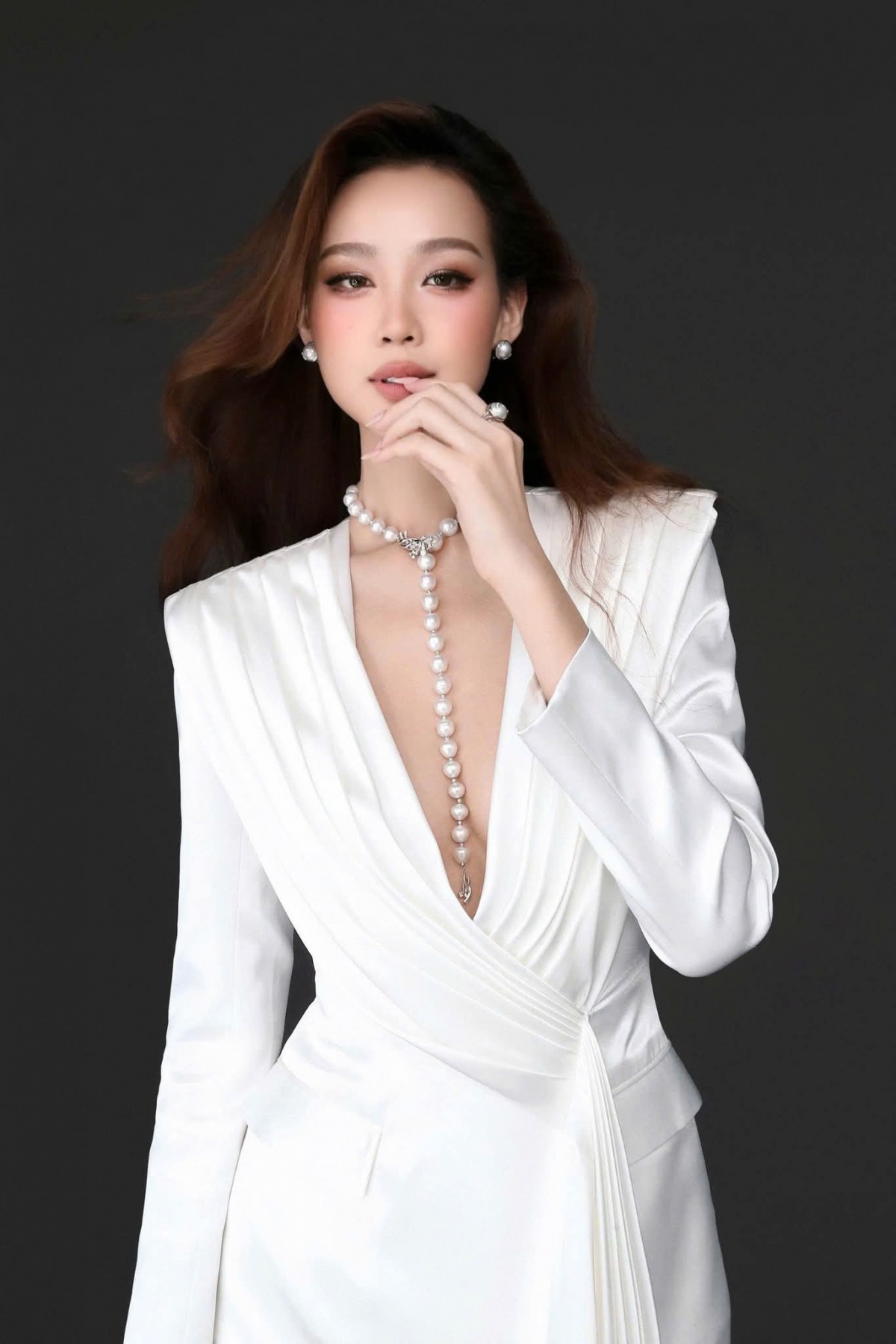 Cư dân mạng xôn xao nghi vấn Lê Nguyễn Bảo Ngọc sẽ tiếp tục đi thi thêm cuộc thi nhan sắc uy tín trên thế giới là Miss World.