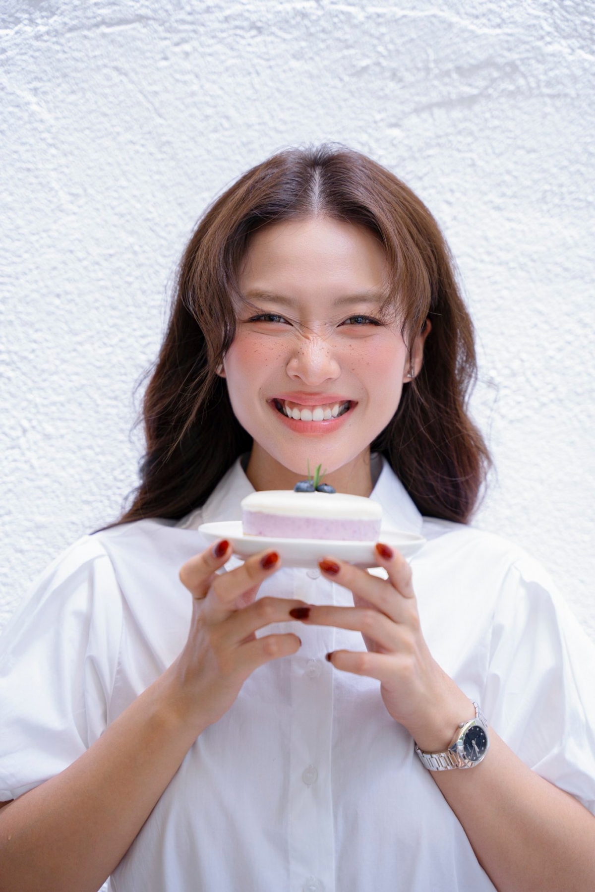 Khả Ngân xinh đẹp rạng rỡ đón tuổi mới.