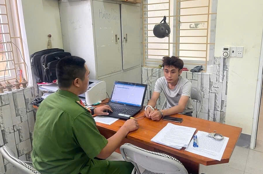 Đối tượng Nguyễn Văn Tiến tại cơ quan công an.