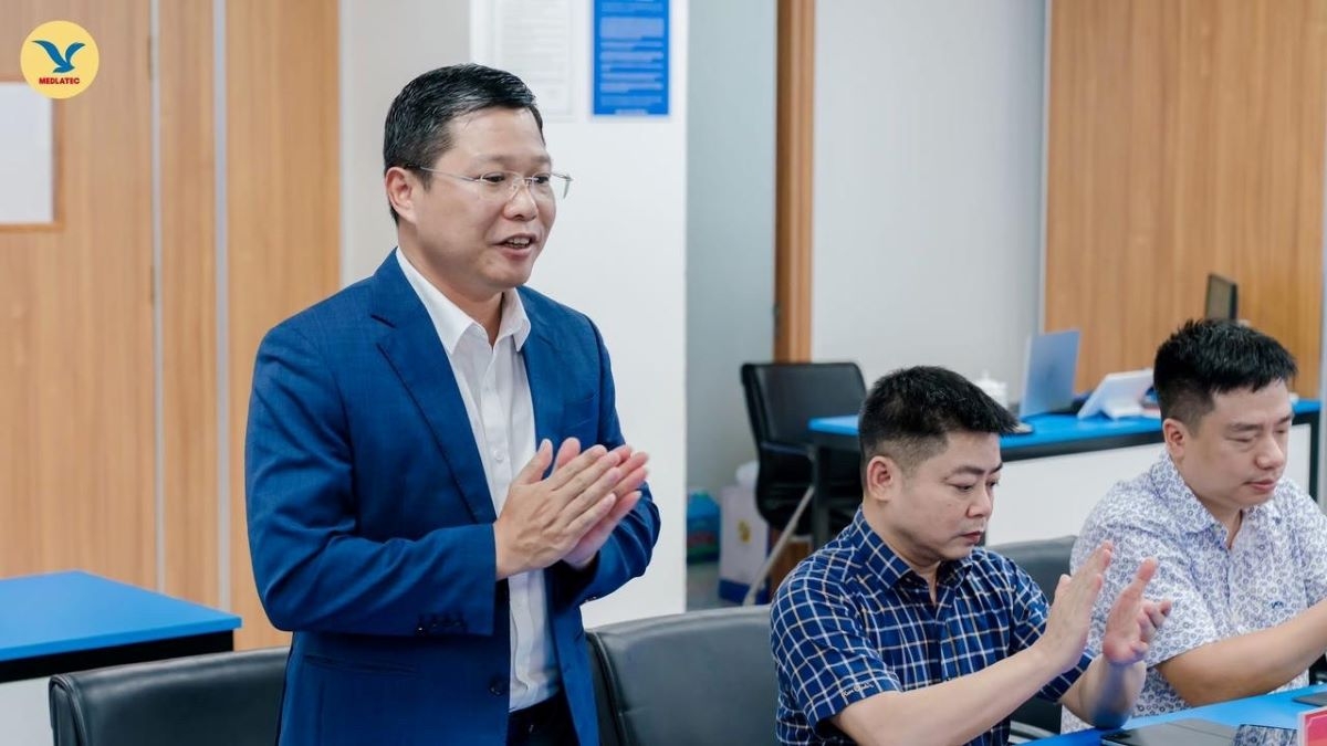 Ông Đinh Thanh Sơn - Phó Tổng Giám Đốc Viettel Post phát biểu tại buổi lễ