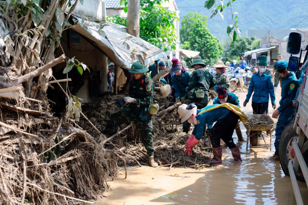 Những người lính trẻ không ngại vất vả, gian khó