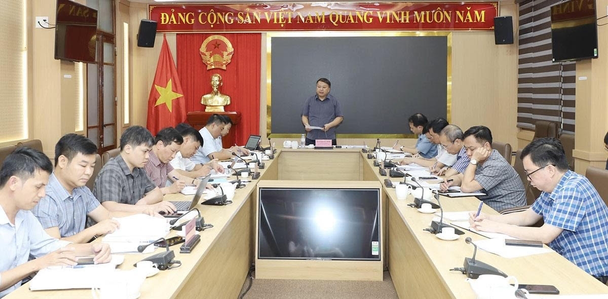 Ông Phan Huy Ngọc, Chủ tịch UBND tỉnh Tuyên Quang phát biểu kết luận buổi làm việc.