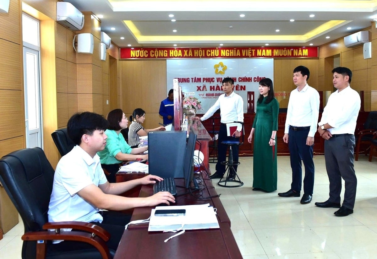 Trung tâm hành chính công xã Hàm Yên, tỉnh Tuyên Quang trong ngày đầu làm việc